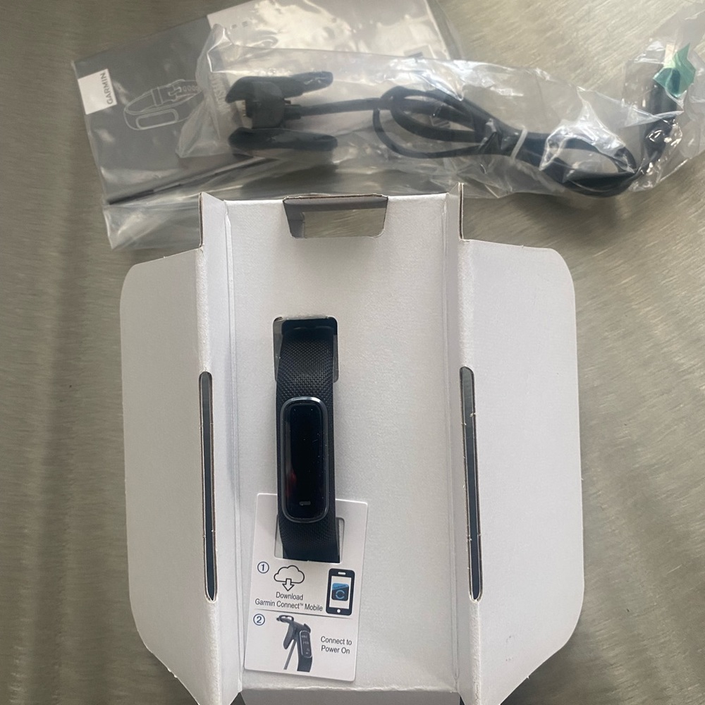 GARMIN VIVOSMART 4 TRACKER